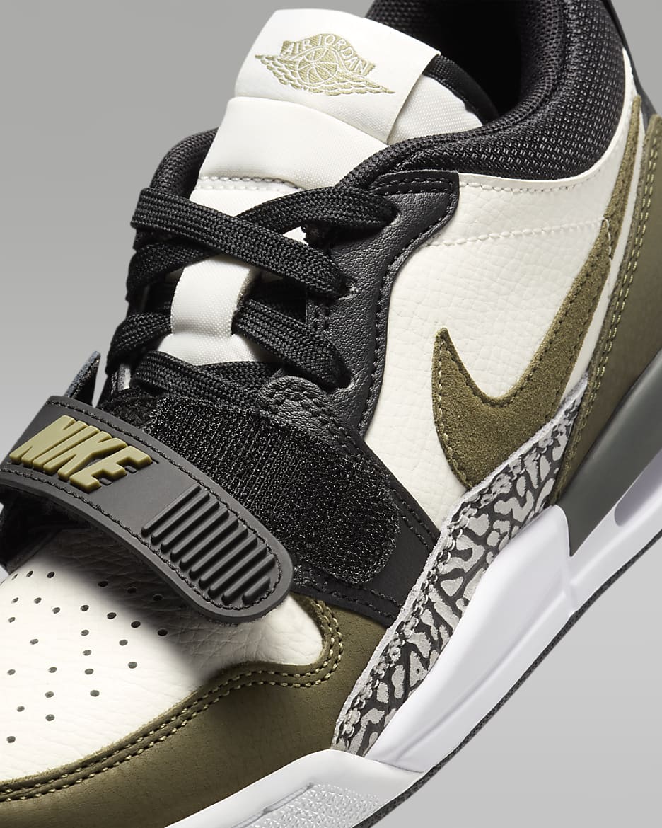 Air Jordan Legacy 312 Low Schuh für ältere Kinder - Sail/Schwarz/Wolf Grey/Medium Olive