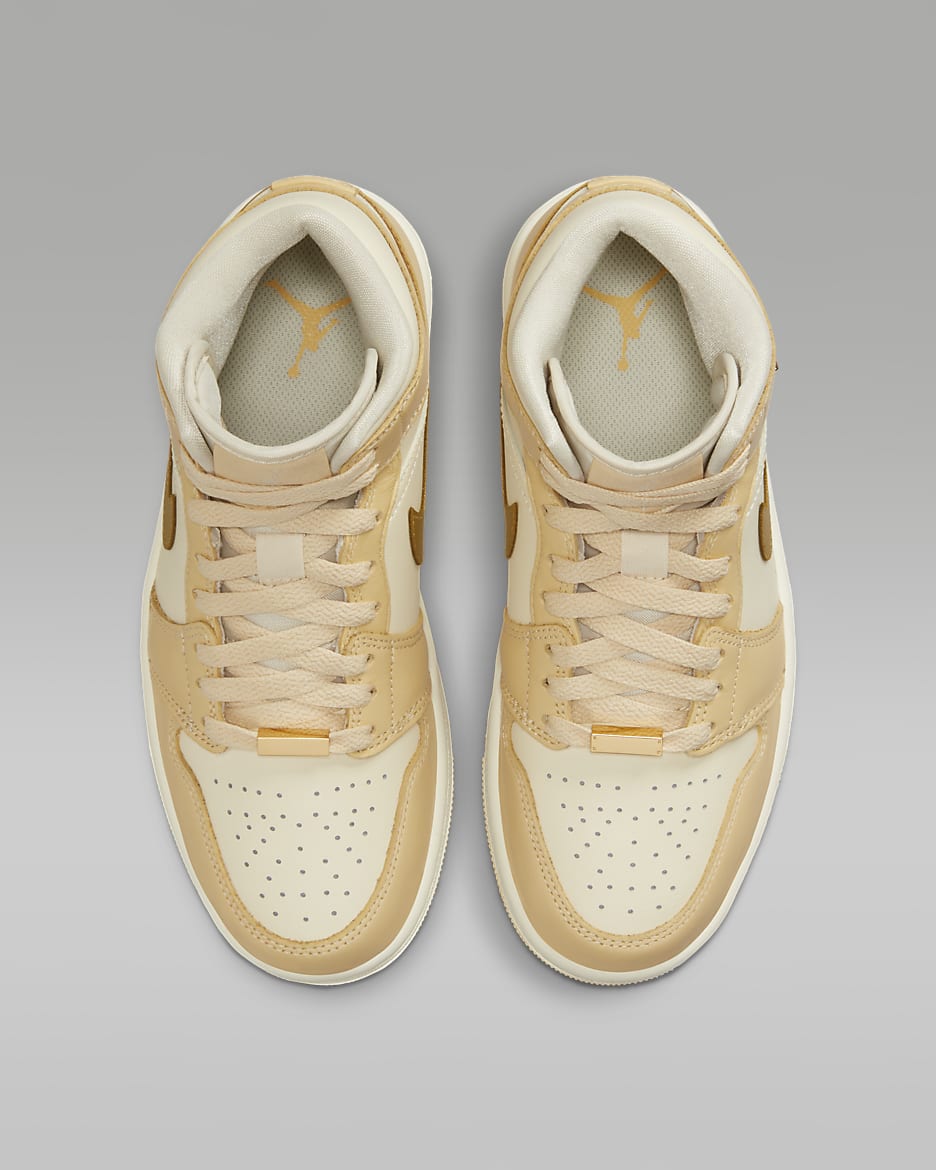 Air Jordan 1 Mid SE Damenschuh - Pale Vanilla/Coconut Milk/Sail/Metallic Gold