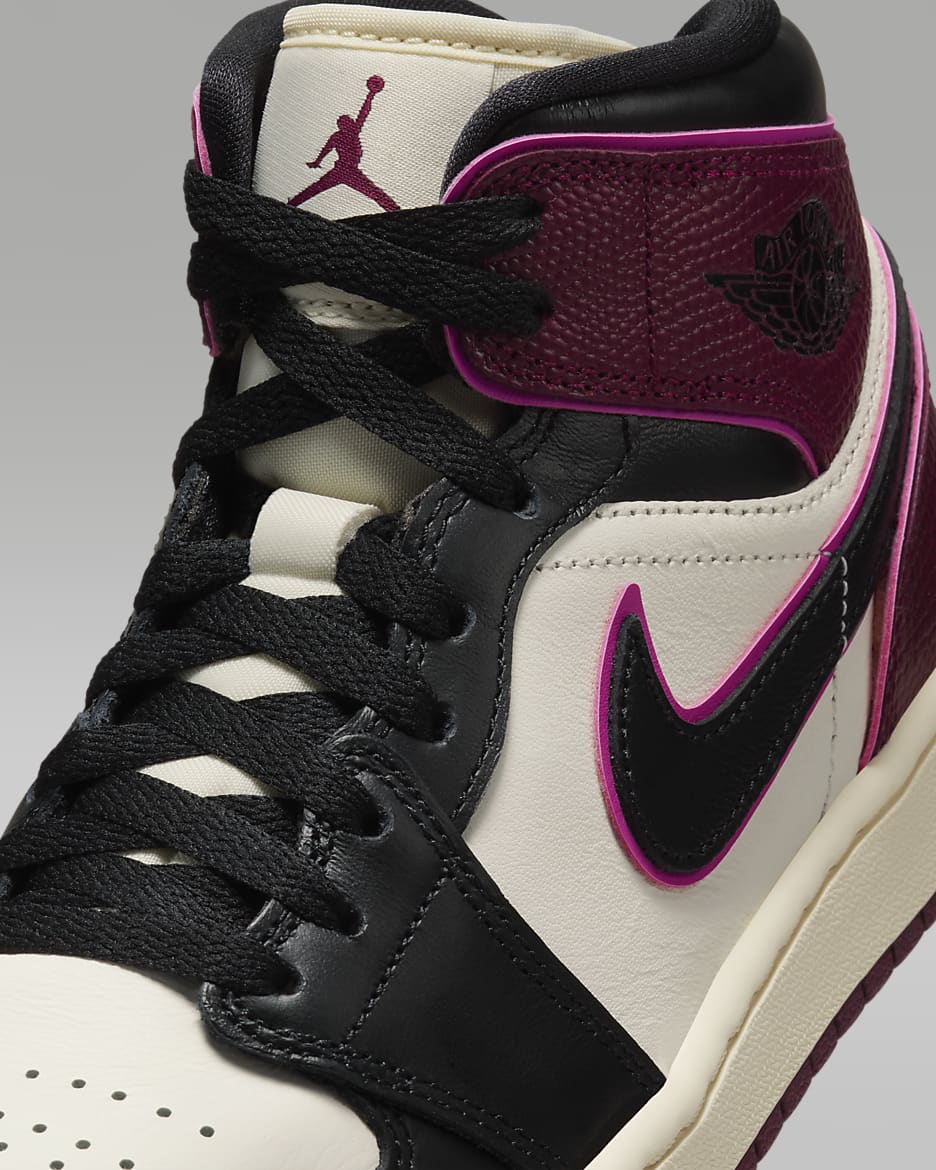 Chaussure Air Jordan 1 Mid SE pour femme - Sail/Active Pink/Bordeaux/Noir