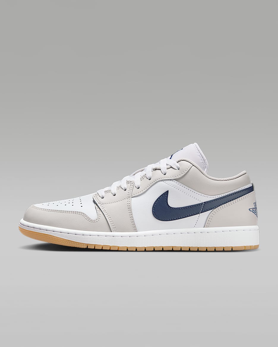 Air Jordan 1 Low-sko til mænd - hvid/Neutral Grey/Gum Medium Brown/Midnight Navy