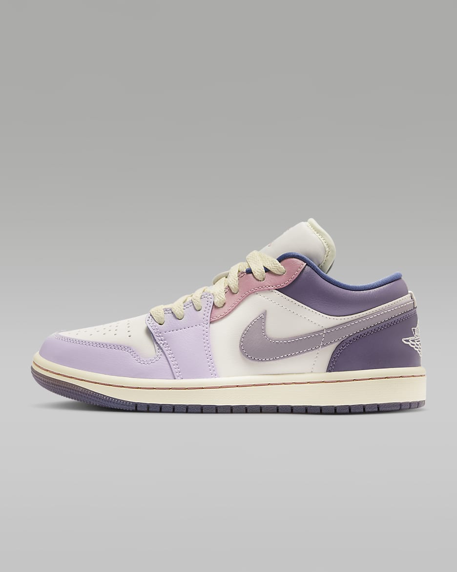 Air Jordan 1 Low-sko til kvinder - Light Soft Pink/Coconut Milk/Violet Frost/Plum Fog