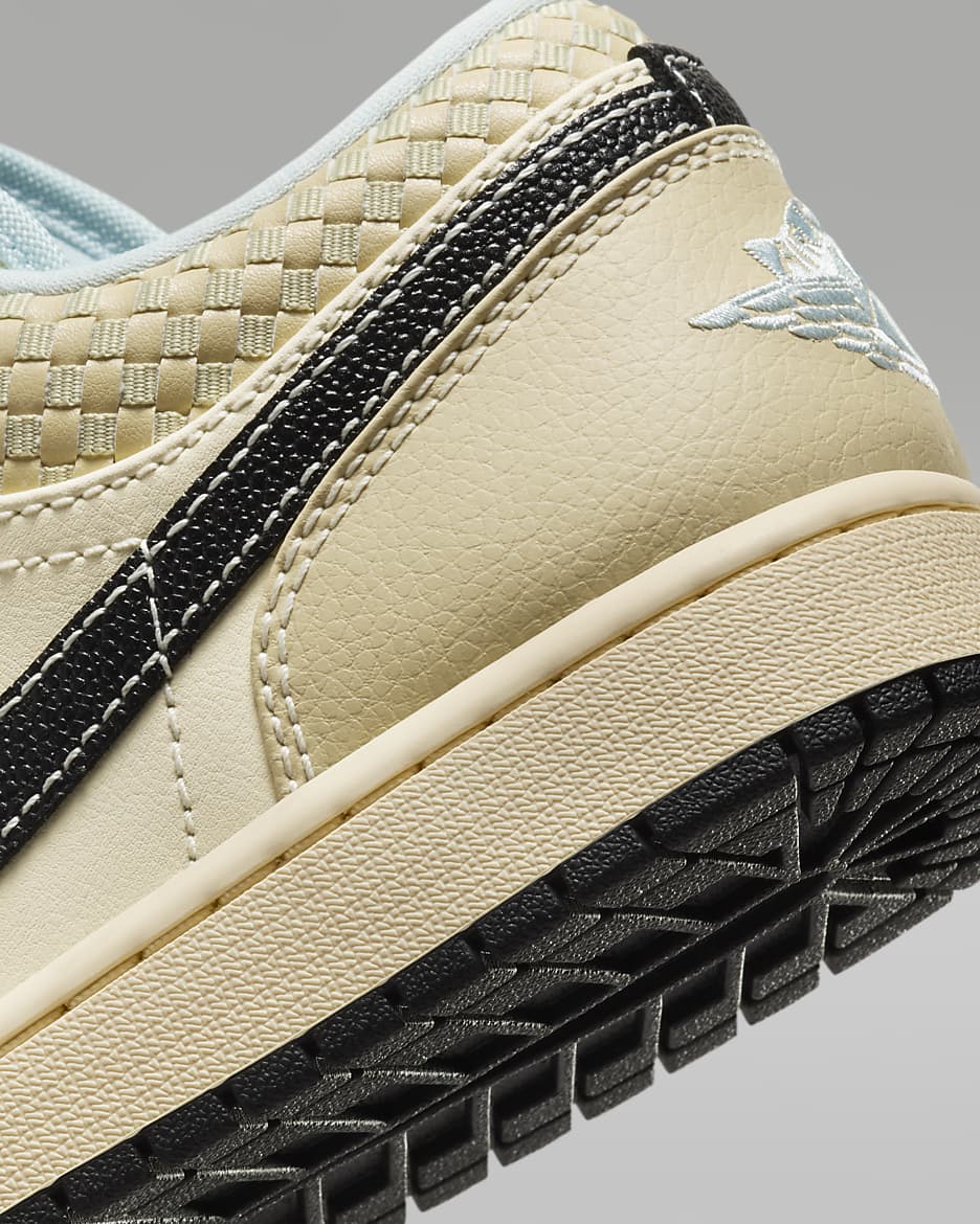 Air Jordan 1 Low SE Men's Shoes - Coconut Milk/Muslin/Team Gold/Black