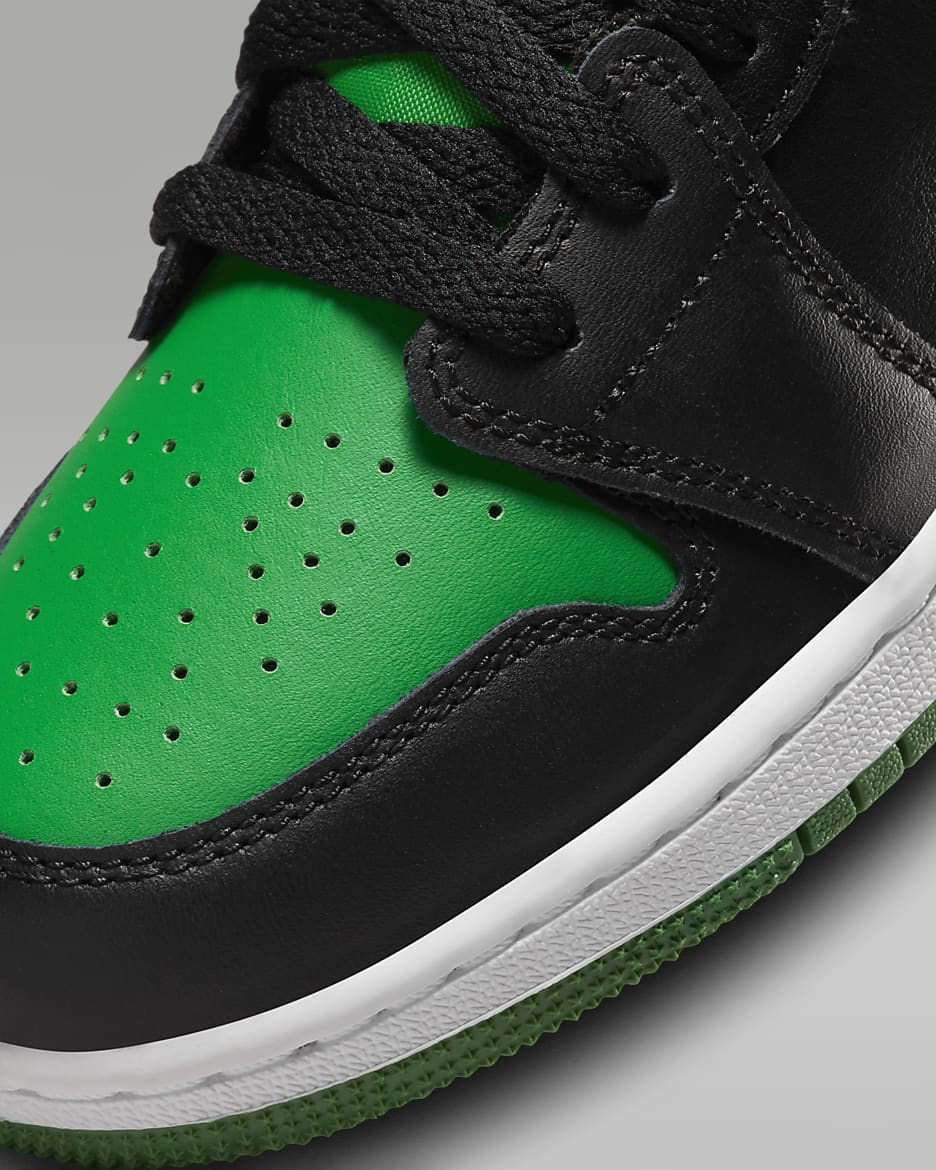 Air Jordan 1 Low Older Kids' Shoes - Black/Lucky Green/White/Black