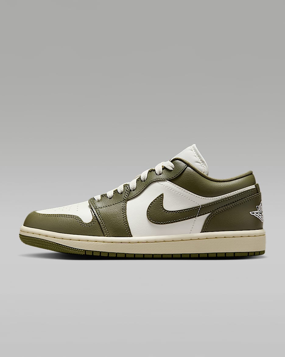 Air Jordan 1 Low damesschoenen - Sail/Coconut Milk/Medium Olive