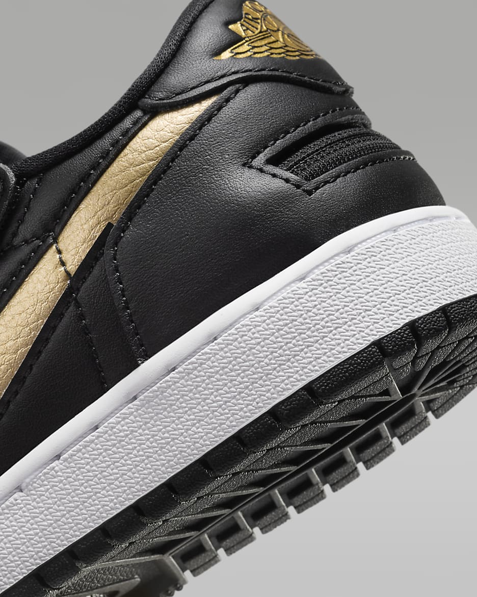 Boty Air Jordan 1 Low FlyEase pro větší děti - Černá/Bílá/Metallic Gold