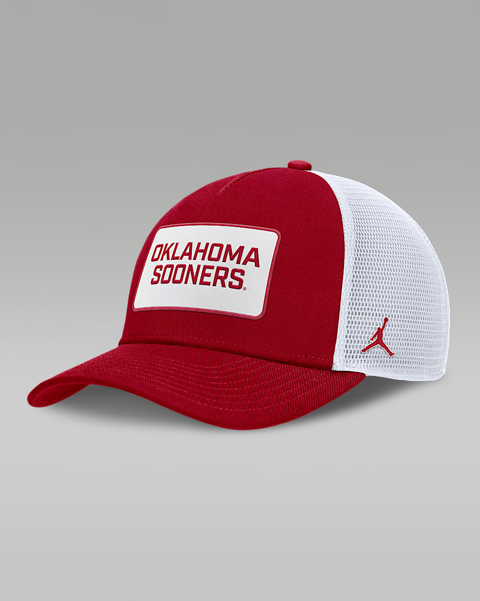 Gorra de rejilla universitaria Nike marca Jordan ajustable para hombre Oklahoma On-Field Rise - Carmesí