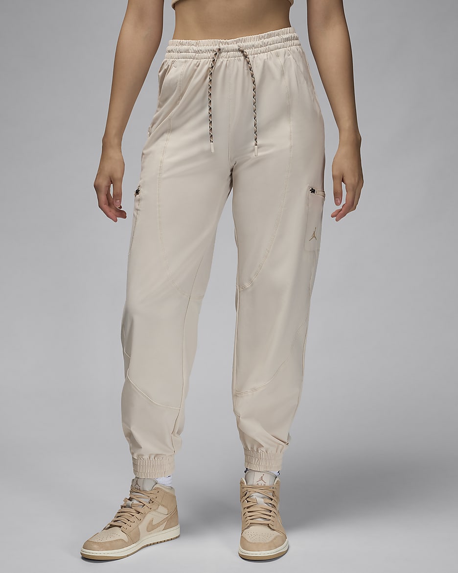 Jordan Sport Women's Tunnel Pants - Legend Light Brown/Legend Medium Brown