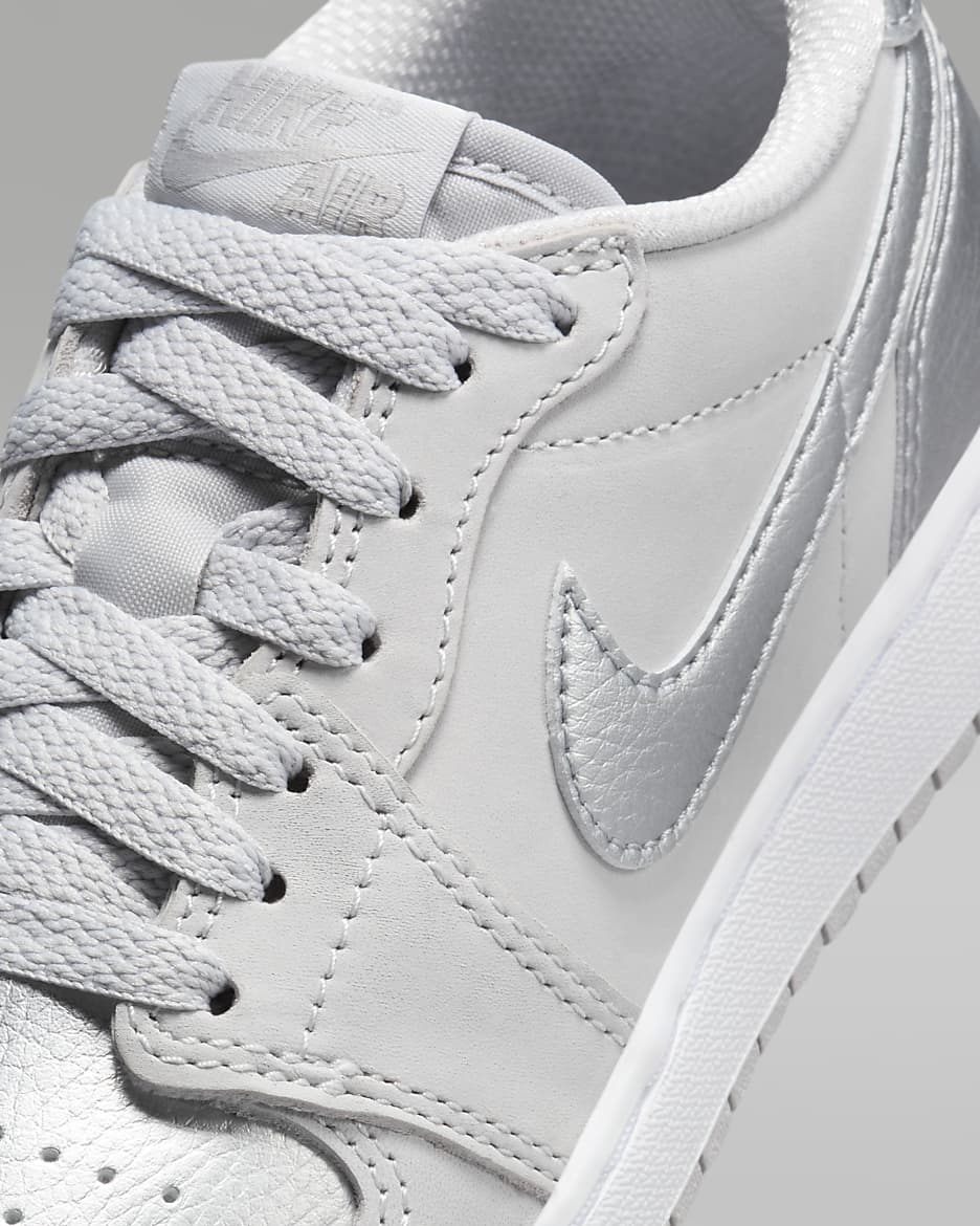 Air Jordan 1 Low OG 'Silver' Older Kids' Shoes - Neutral Grey/White/Metallic Silver