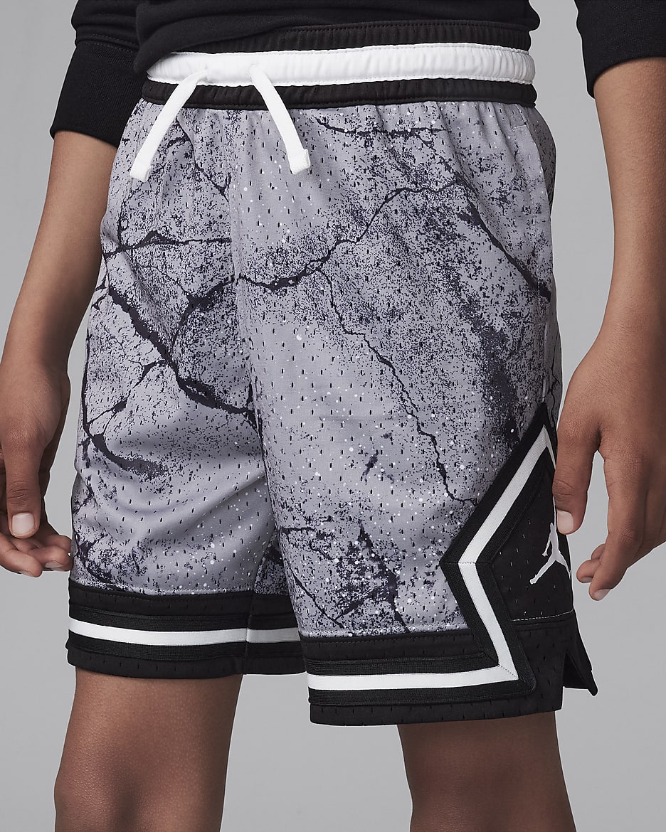 Jordan Dri-FIT Sportshorts mit MJ-Print und diamantförmigen Akzenten (ältere Kinder) - Cement Grey