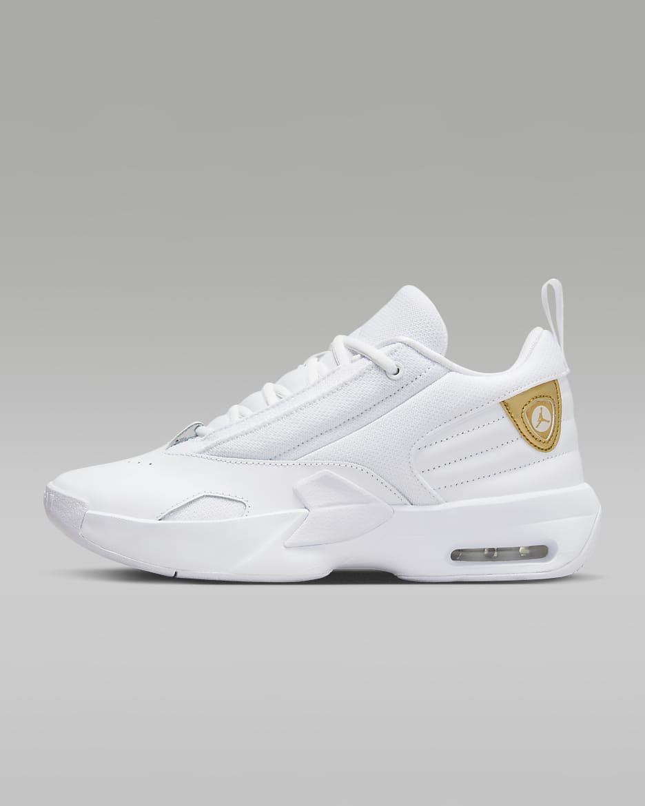 Jordan Max Aura 6 Women's Shoes - White/Metallic Gold