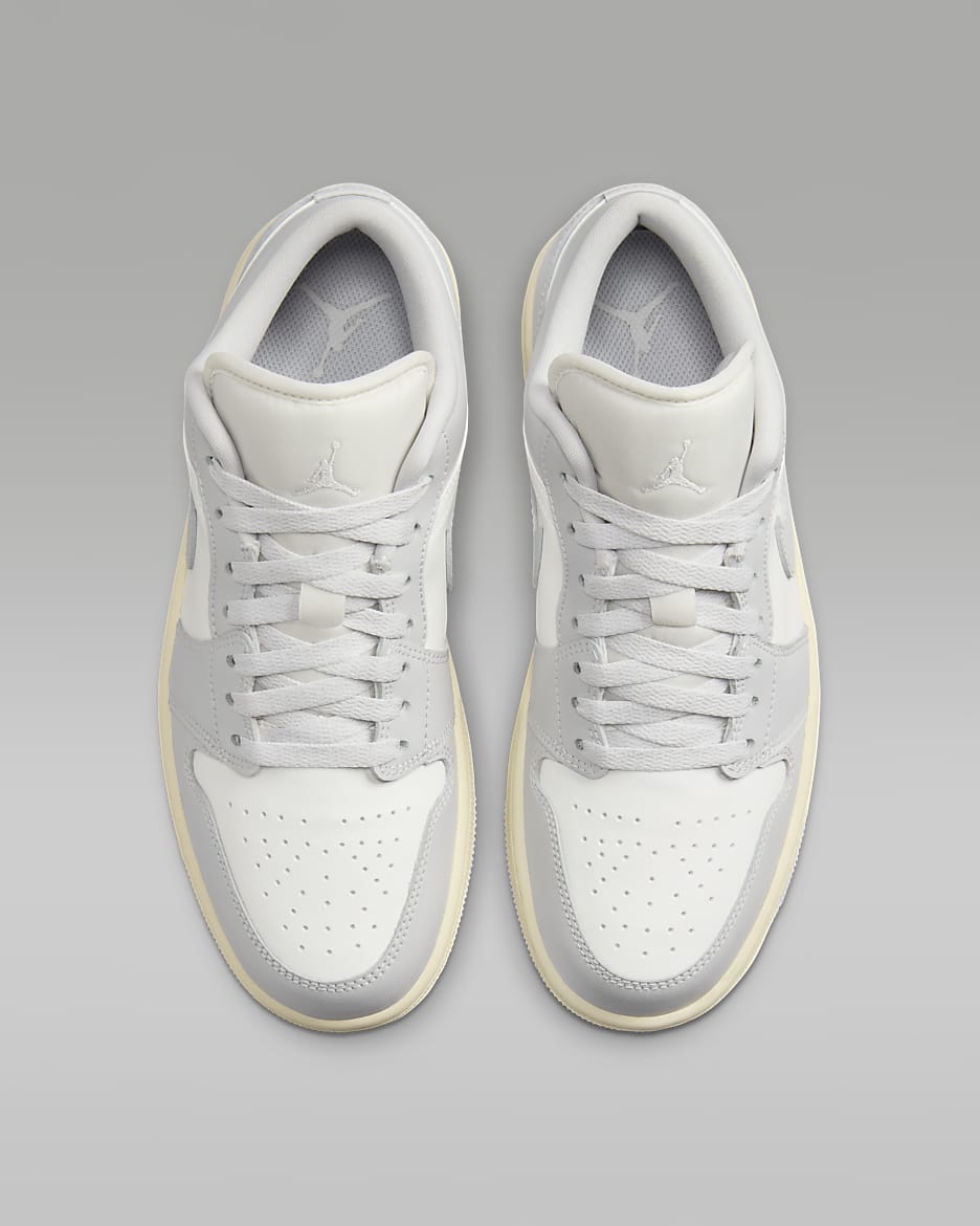 Sapatilhas Air Jordan 1 Low para mulher - Sail/Coconut Milk/Cinzento Neutral