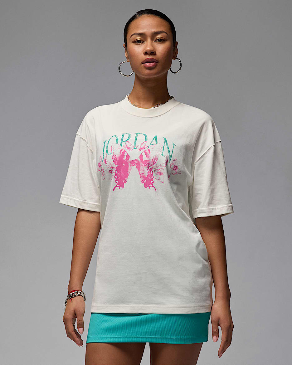 Jordan Women's Oversized Graphic T-Shirt - Sail
