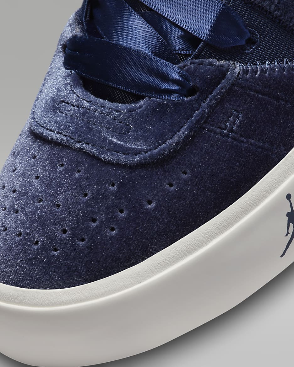 Jordan Series .05 SE Low Women's Shoes - Midnight Navy/Sail/White/University Red