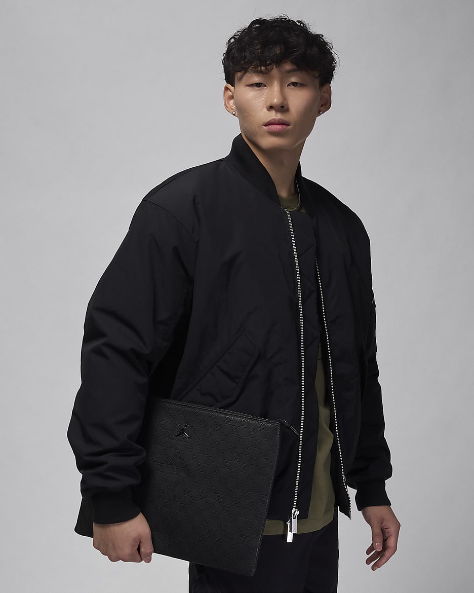 Bolsa (0.69 L) Jordan Monogram - Negro