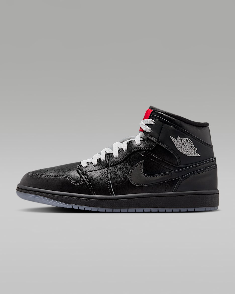 Sapatilhas Air Jordan 1 Mid SE para homem - Preto/Branco/Cinzento Wolf/Preto
