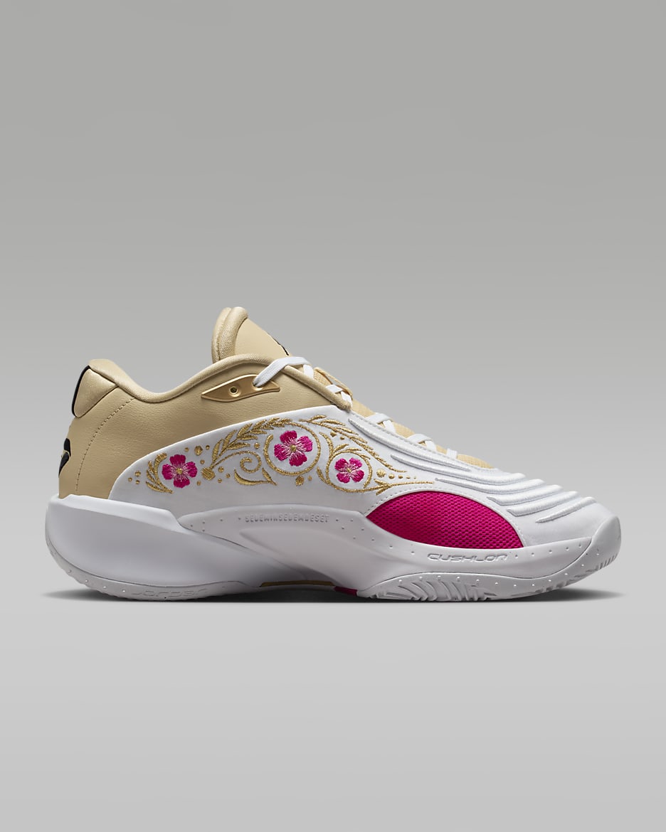 Luka 3 SE 'Matador' Basketball Shoes - White/Team Gold/Metallic Gold/Black