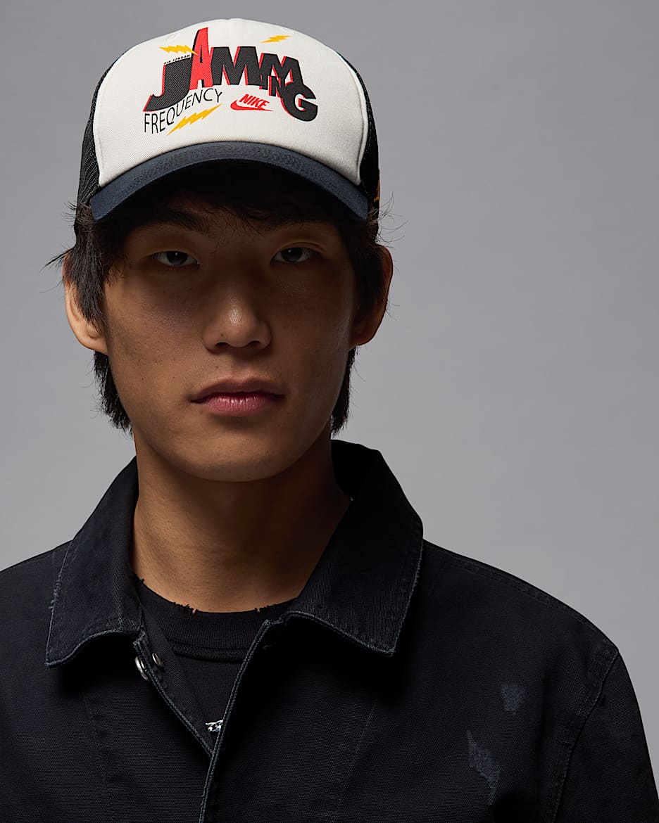 Gorra de rejilla Jordan - Vela/Negro/Oro universitario