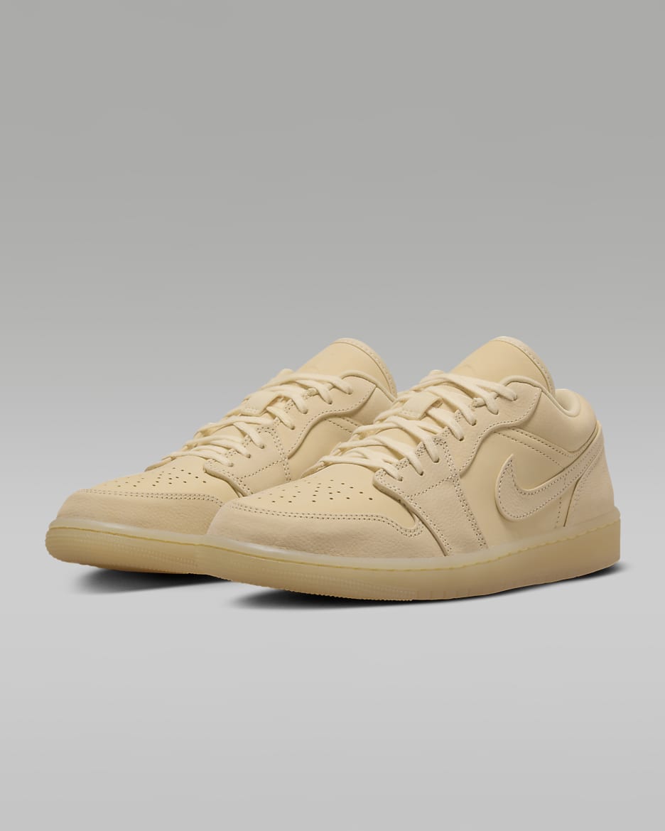 Air Jordan 1 低筒 SE 女鞋 - Pale Vanilla/Pale Vanilla/Metallic Gold/Pale Vanilla