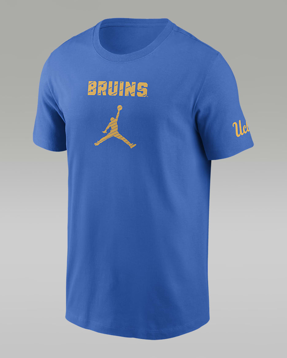 Playera universitaria Jordan para hombre UCLA Bruins Campus Mascot - Azul claro