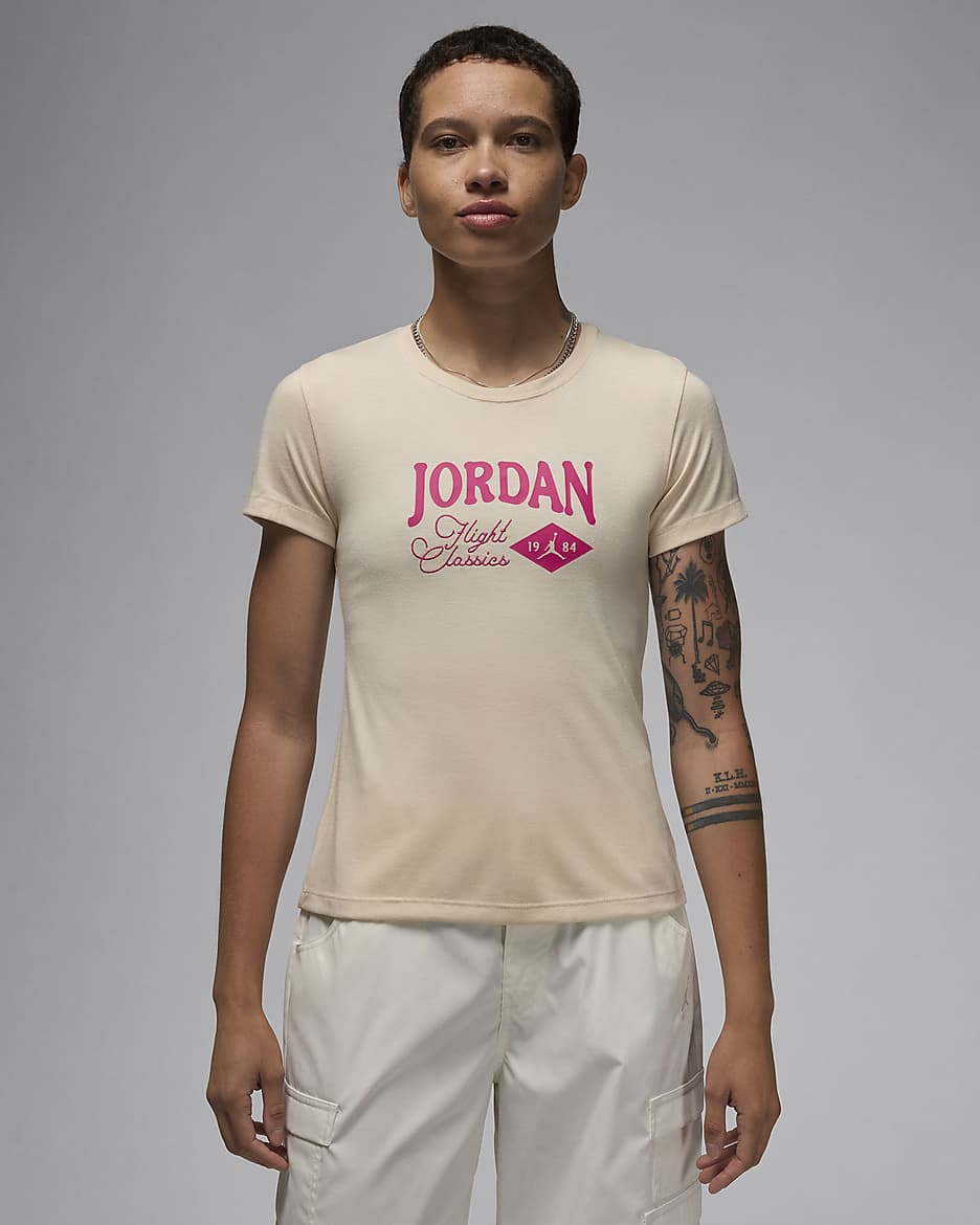 Playera con gráficos para mujer Jordan - Café claro leyenda/Rosa activo