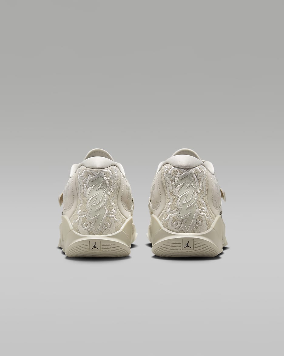 รองเท้าบาสเก็ตบอล Zion 3 M.U.D. "Light Bone" PF - Light Bone/Sail/Volt/Light Bone