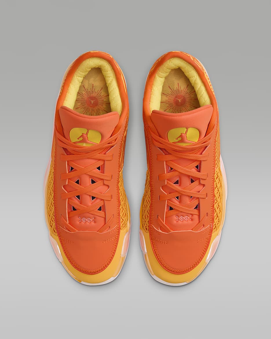 Basketsko Air Jordan XXXVIII Low "Heiress" för kvinnor - Taxi/Safety Orange/Sail/Tour Yellow