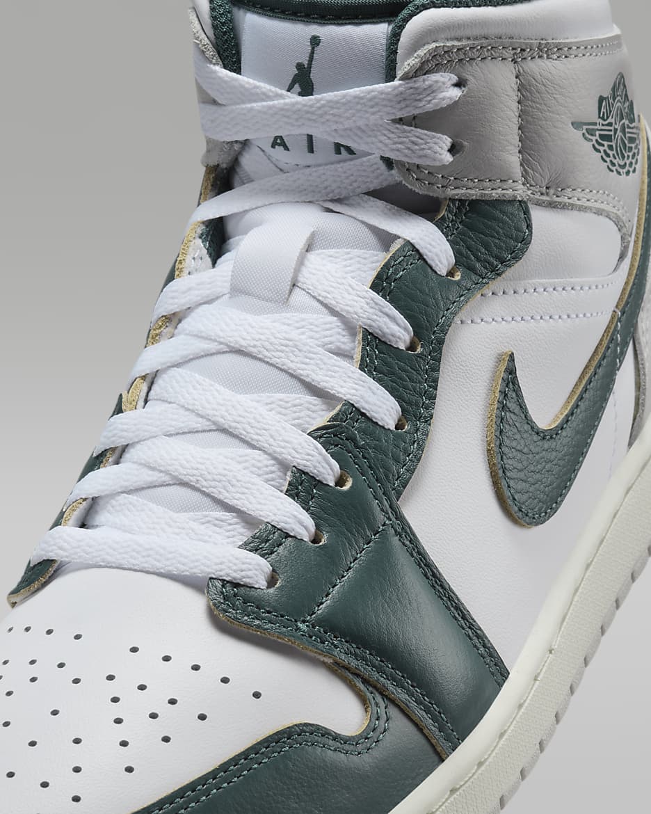 Tenis para hombre Air Jordan 1 Mid SE - Blanco/Vela/Gris neutro/Verde oxidado