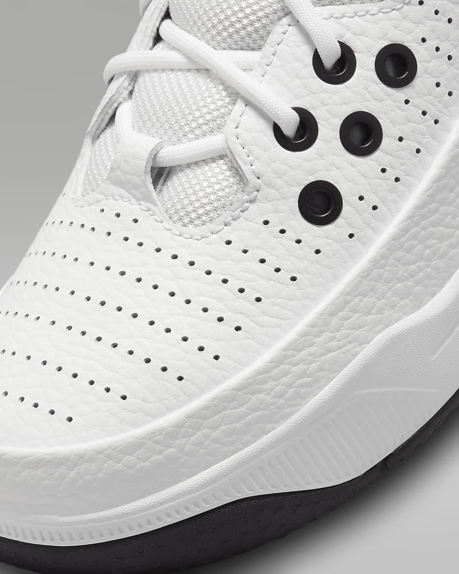 Jordan Max Aura 5 Older Kids' Shoes - White/Black