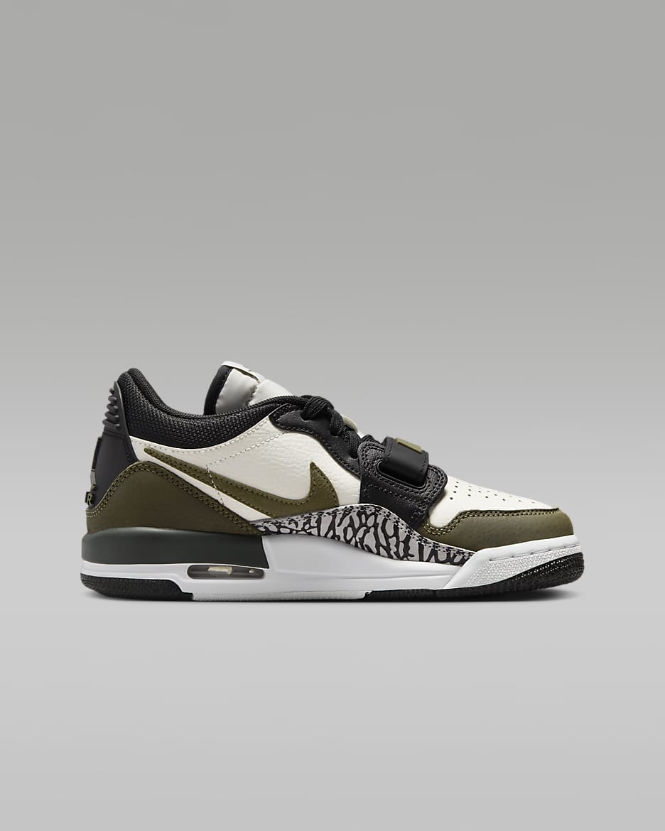 Air Jordan Legacy 312 Low Schuh für ältere Kinder - Sail/Schwarz/Wolf Grey/Medium Olive