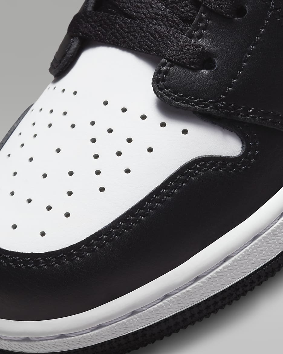 Air Jordan 1 Low Older Kids' Shoes - Black/White/Fire Red