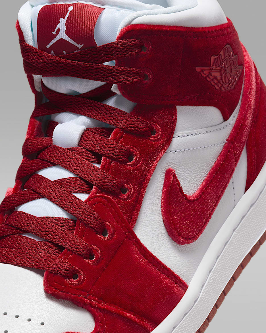 NIKE公式】エア ジョーダン 1 MID SE ウィメンズシューズ.オンライン  