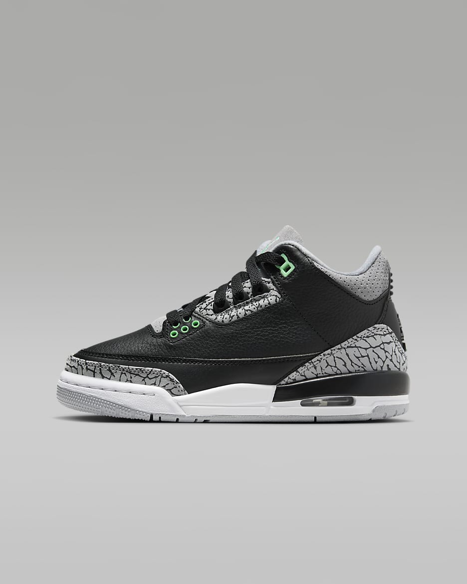 รองเท้าเด็กโต Air Jordan 3 Retro "Green Glow" - ดำ/Wolf Grey/ขาว/Green Glow