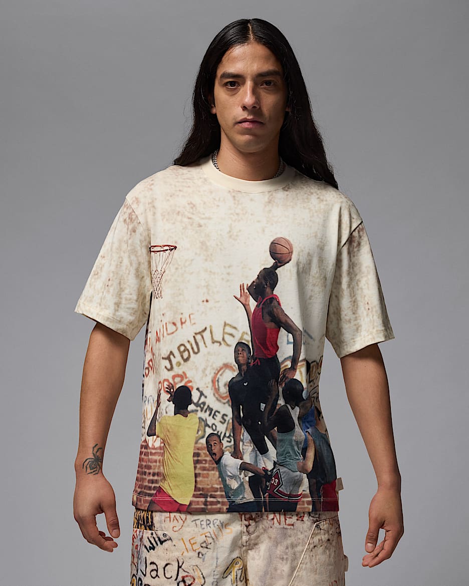 Playera con gráficos para hombre Air Jordan 85 - Vela/Café claro leyenda/Piedra roja