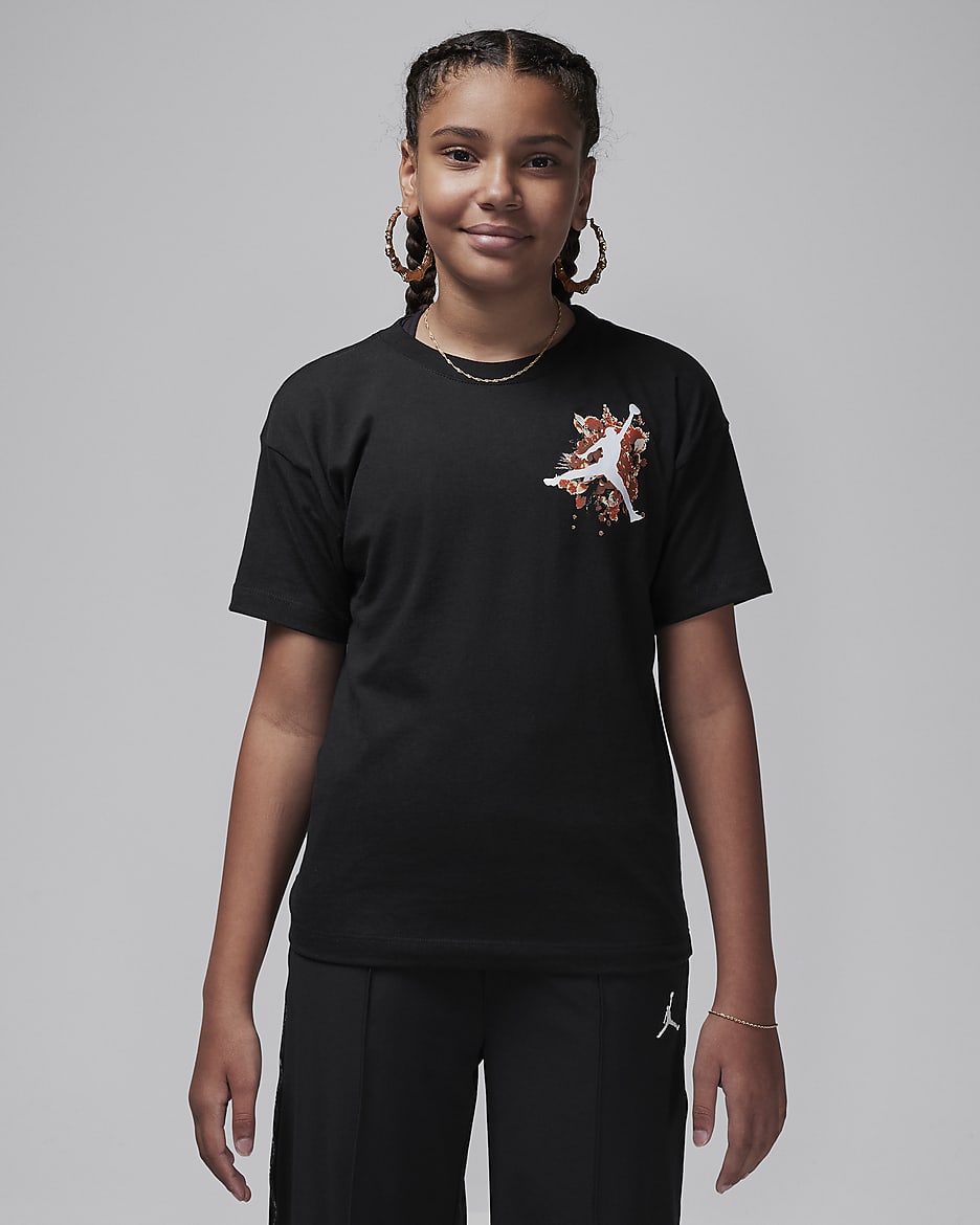 T-shirt dla dużych dzieci z kwiatowym nadrukiem Jordan Jumpman - Czerń