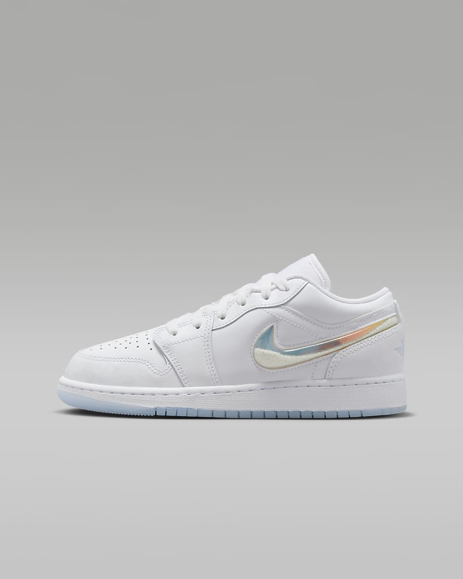 Air Jordan 1 Low SE Older Kids' Shoes - White/Summit White/Ice Blue