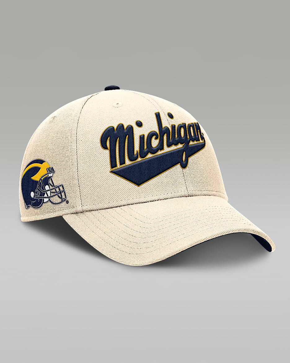 Gorra universitaria marca Jordan ajustable para hombre Michigan Wolverines Primetime Rise - Natural