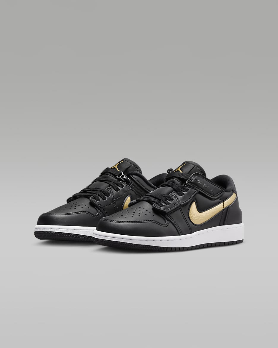 Boty Air Jordan 1 Low FlyEase pro větší děti - Černá/Bílá/Metallic Gold