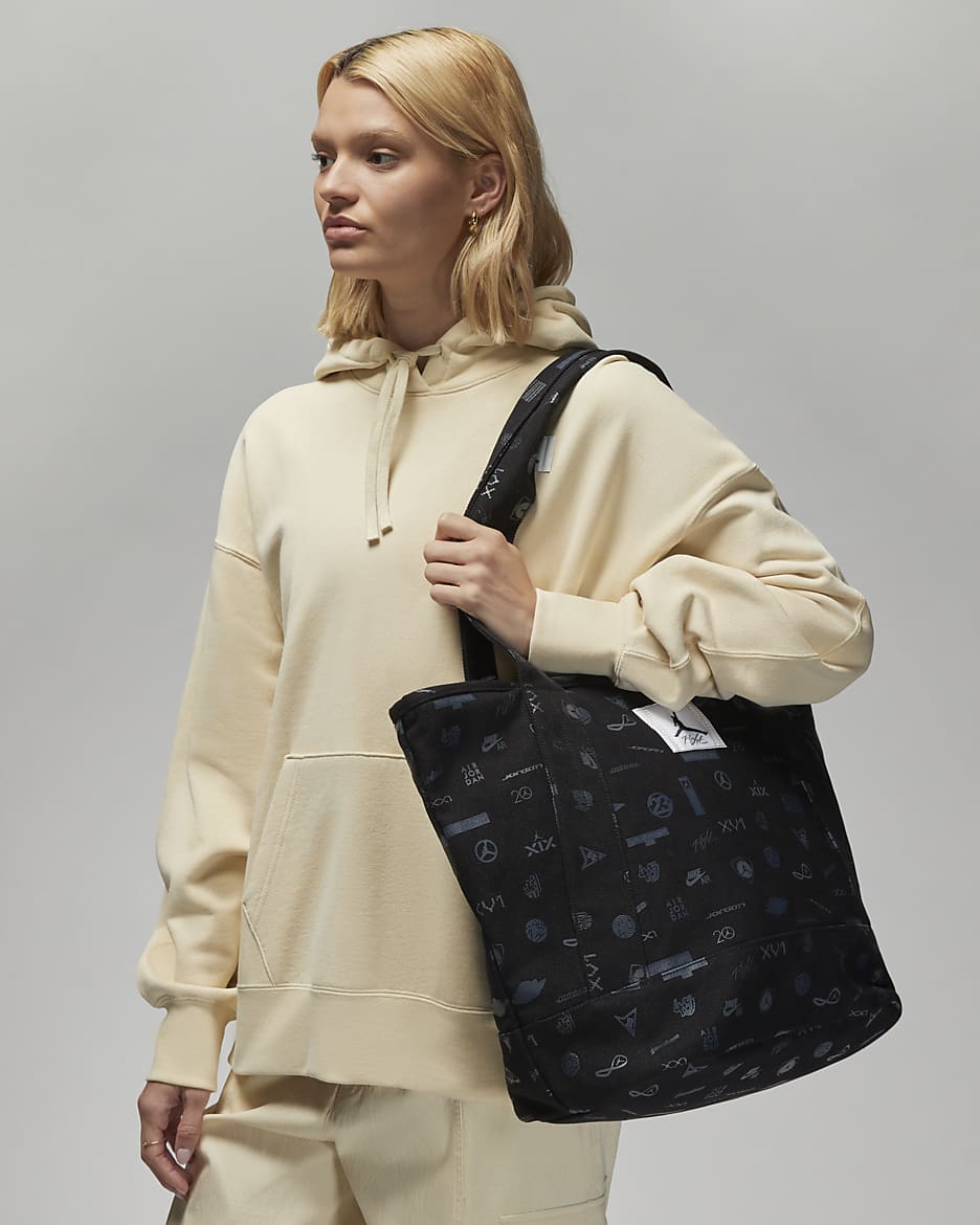 Saco de pano de fibras recicladas resistente à água Jordan Flight Printed Recycled Cotton Carryall Tote (38 L) - Preto