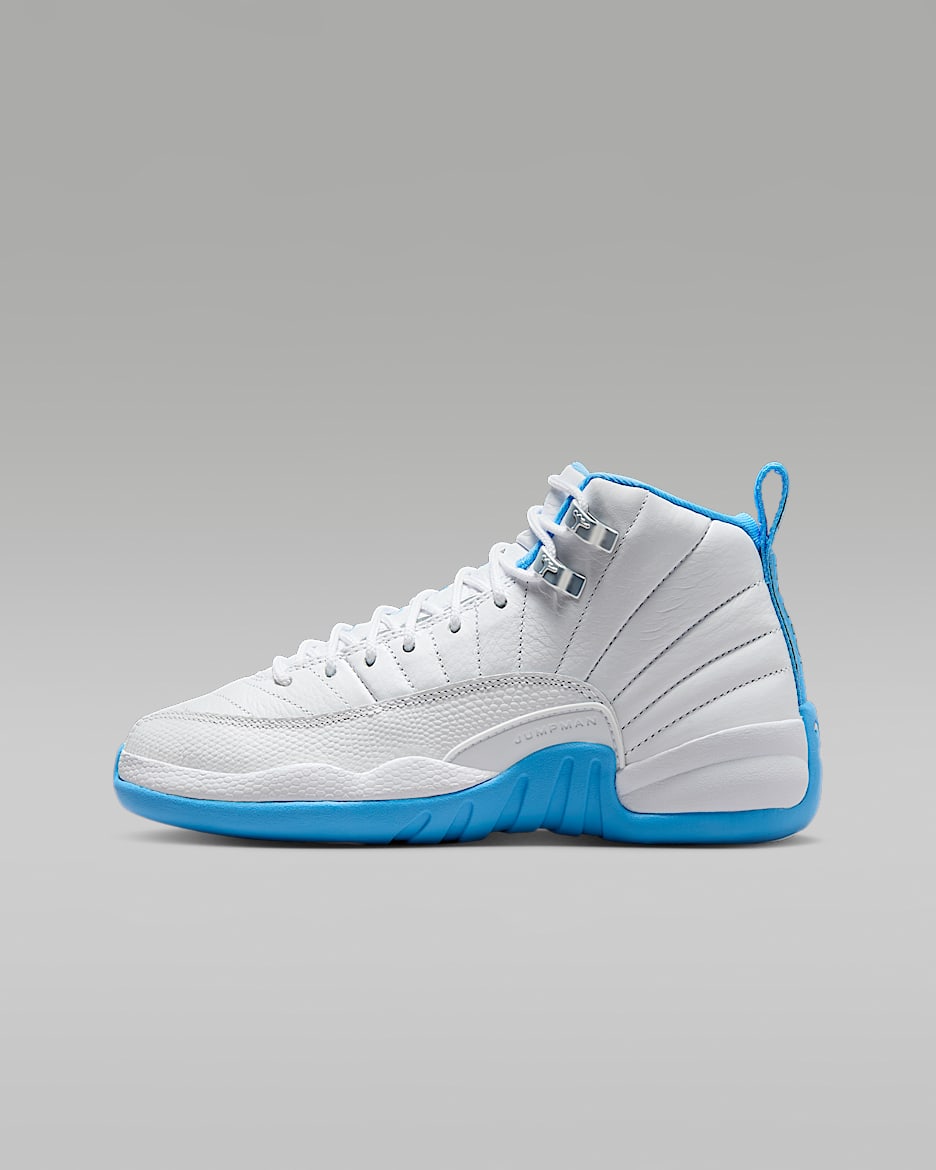 Tenis para niños grandes Air Jordan 12 Retro "White and University Blue" - Blanco/Plata metalizado/Azul universitario