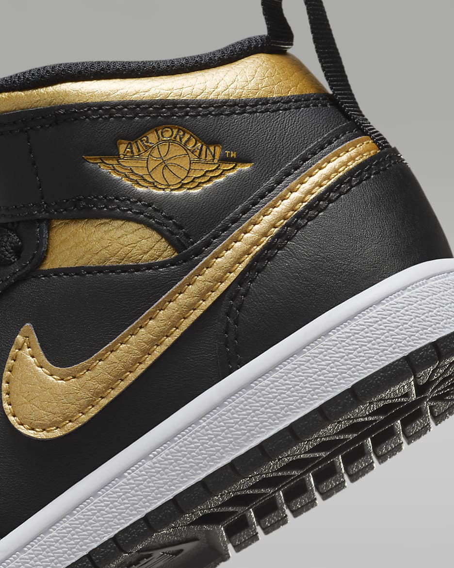 Jordan 1 Mid Younger Kids' Shoes - Black/White/Metallic Gold