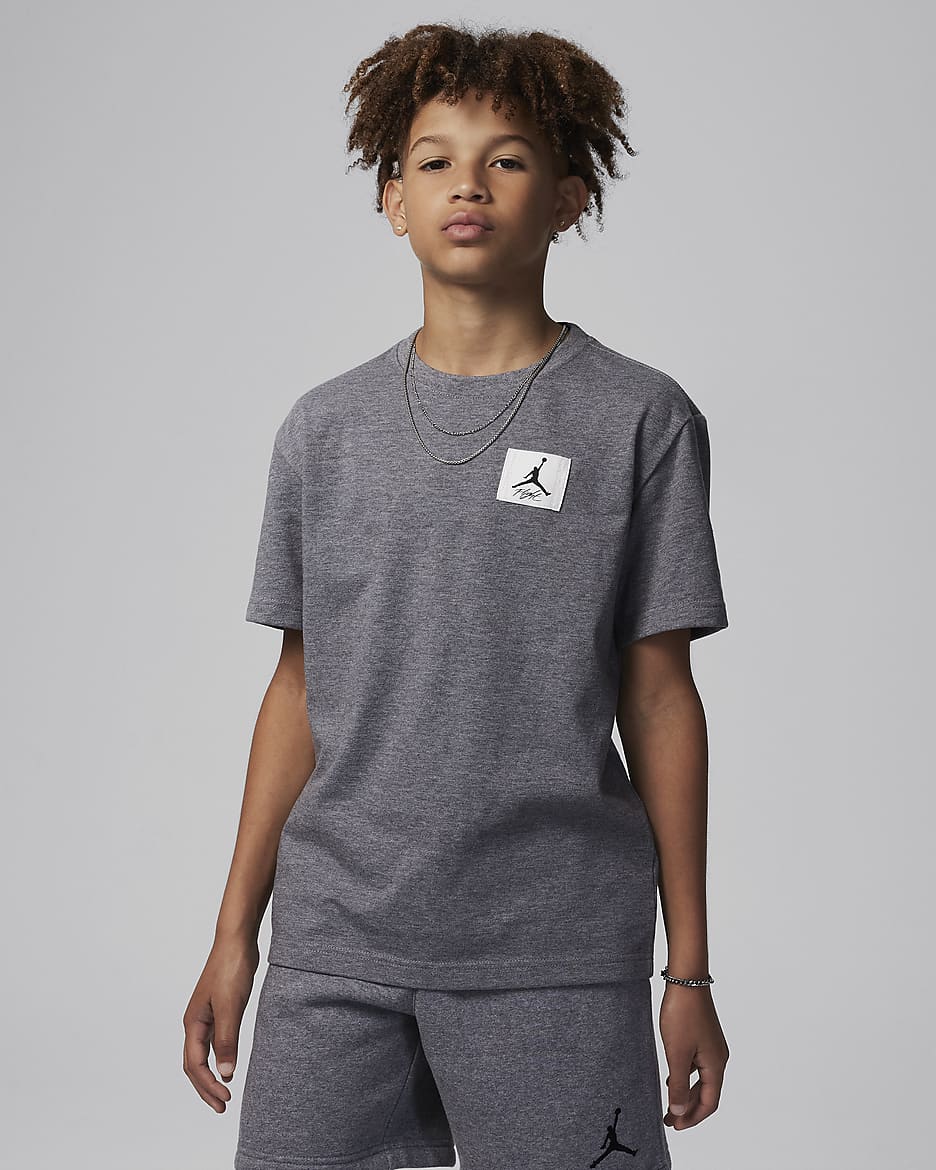 Playera con parche para niños talla grande Jordan Flight Essentials - Carbono jaspeado