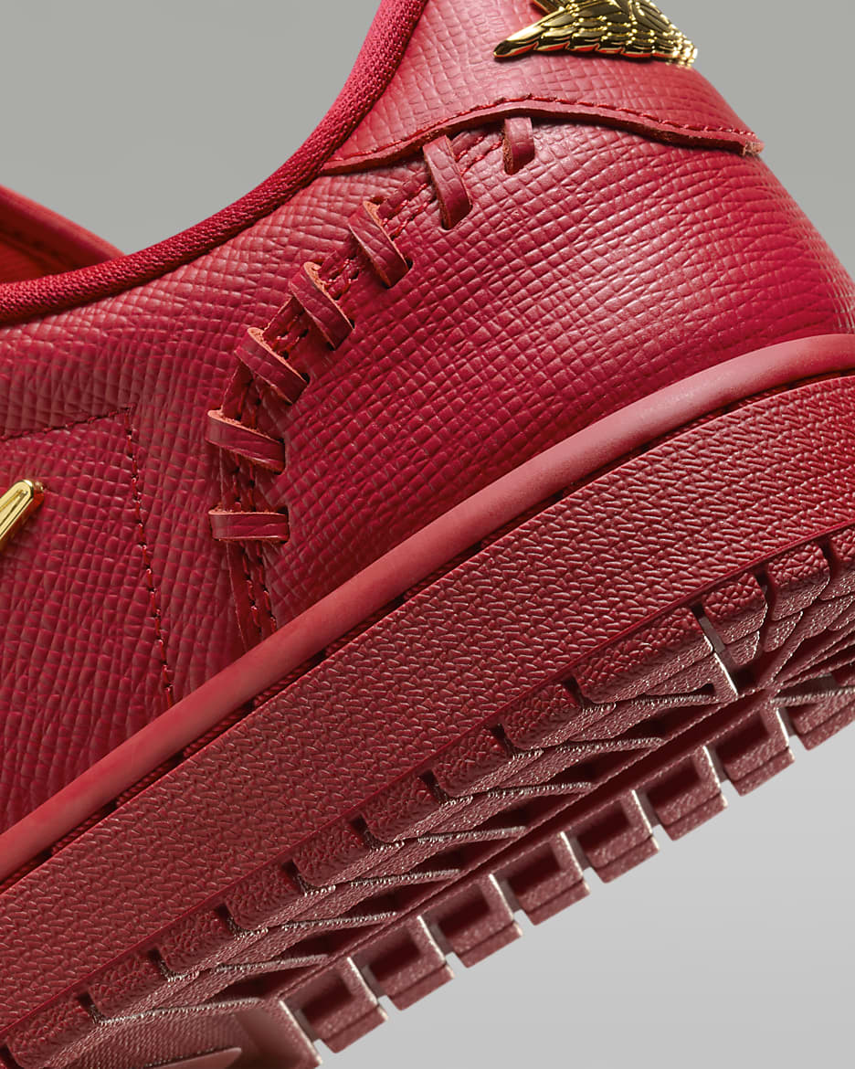 Sapatilhas Air Jordan 1 Low Method of Make para mulher - Vermelho Gym/Dourado metalizado