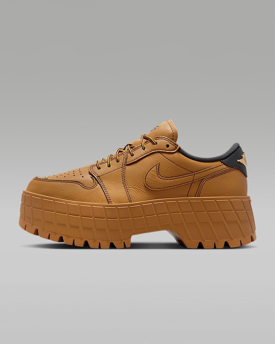 Chaussure Air Jordan 1 Brooklyn Low pour femme - Wheat/Team Red/Metallic Gold/Anthracite