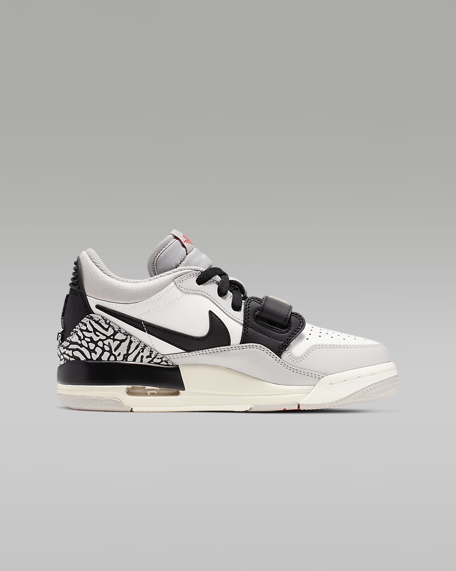 Air Jordan Legacy 312 Low Older Kids' Shoes - Summit White/Tech Grey/Black/Fire Red