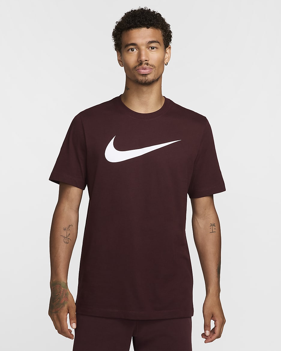 Nike Sportswear Swoosh Men's T-Shirt - Burgundy Crush