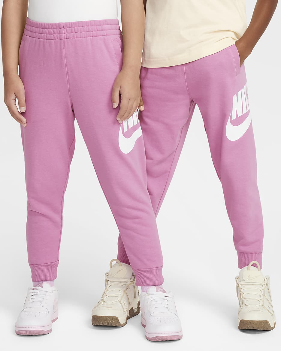 Pants de entrenamiento de French Terry para niños talla pequeña Nike Sportswear Club Fleece - Flamenco mágico