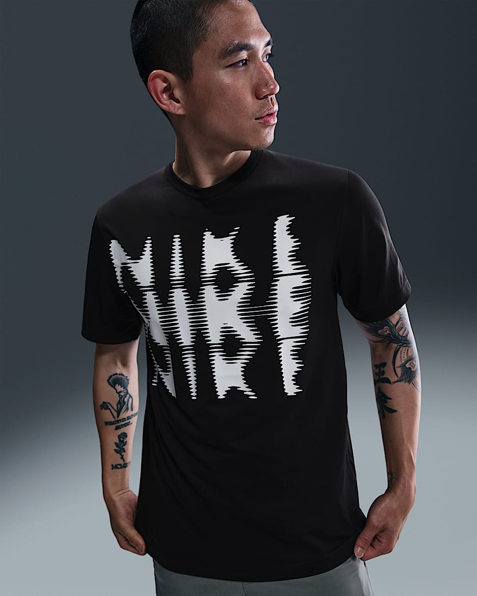 Nike Hyverse Men's Dri-FIT UV Short-Sleeve Fitness Top - Black/White