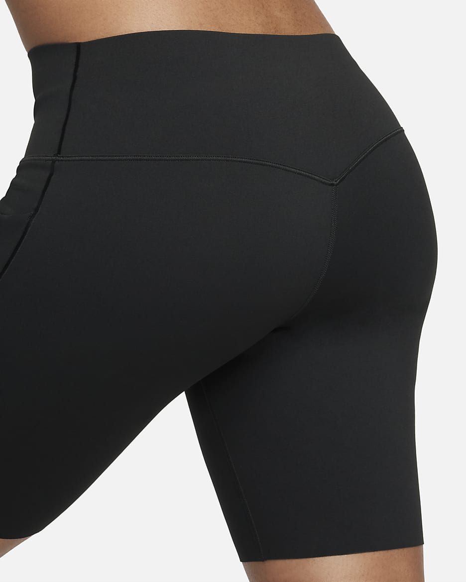 Nike Universa Bikershorts met halfhoge taille, zakken en medium ondersteuning voor dames (20 cm) - Zwart/Zwart