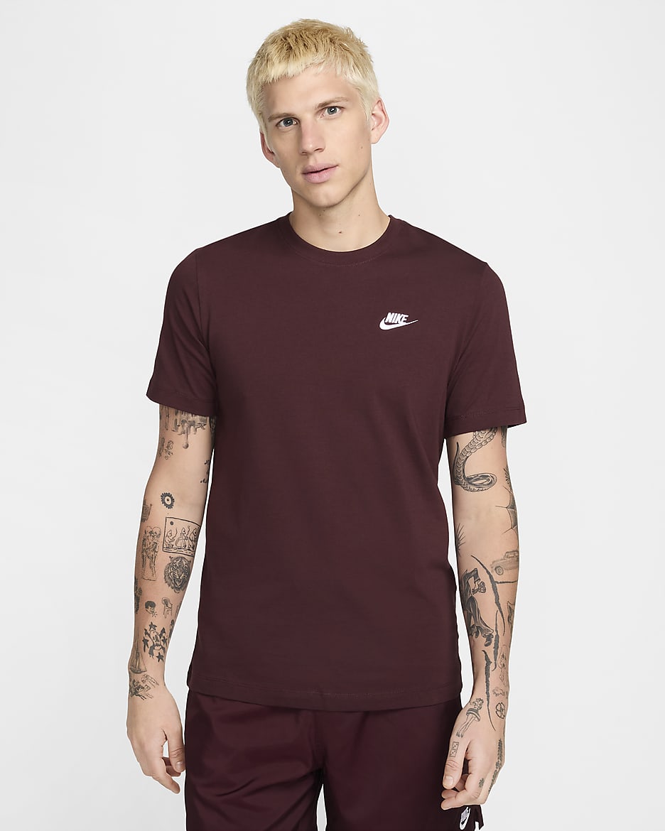 Nike Sportswear Club Men's T-Shirt - Burgundy Crush