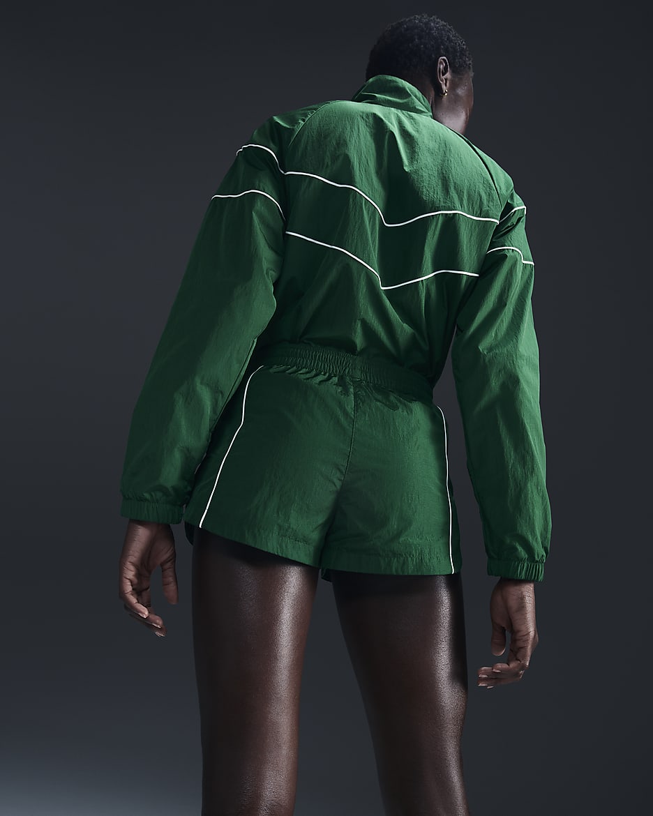 Shorts de tejido Woven de tiro medio de 5 cm para mujer Nike Windrunner - Verde desfiladero/Vela